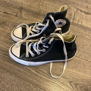 Women’s 5.5 Black High-Top Converse